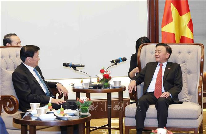 Thường trực Ban Bí thư Trần Cẩm Tú chủ trì tiễn Tổng Bí thư, Chủ tịch nước Lào Thongloun Sisoulith và phu nhân